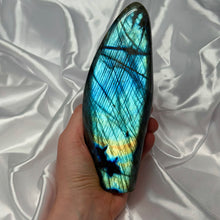 Load image into Gallery viewer, Bright Blue Labradorite Freeform (1lb 3oz)
