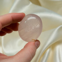 Load image into Gallery viewer, Star Rose Quartz Palmstone C
