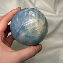 Load image into Gallery viewer, Snowball Blue Calcite Sphere(1lb6oz)
