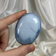 Load image into Gallery viewer, Blue Opal Palmstone F
