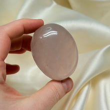Load image into Gallery viewer, Star Rose Quartz Palmstone A
