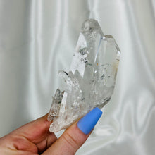 Load image into Gallery viewer, Tabbular Quartz with Floating DT
