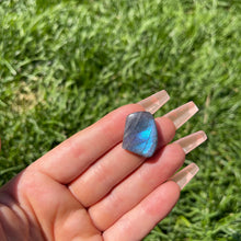 Load image into Gallery viewer, Top Quality Labradorite Cabochon 13

