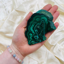 Load image into Gallery viewer, XL Top Quality Polished Malachite Slab 3
