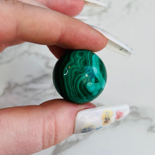 Load image into Gallery viewer, Top Quality Malachite Sphere 13

