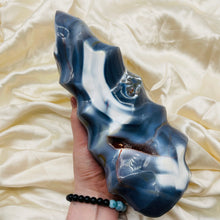 Load image into Gallery viewer, XXL Orca Agate Flame with Sparkling Druzy Pocket
