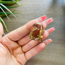 Load image into Gallery viewer, Natural High Clarity Honey Citrine Tower with Lodolite

