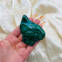 Load image into Gallery viewer, Malachite With Chrysocolla Freeform 17
