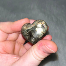 Load image into Gallery viewer, Labradorite Heart Carving 12
