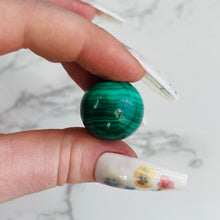 Load image into Gallery viewer, Top Quality Malachite Sphere 1
