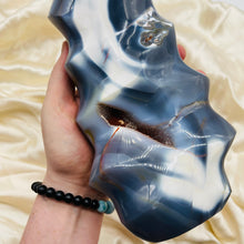 Load image into Gallery viewer, XXL Orca Agate Flame with Sparkling Druzy Pocket
