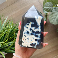 Load image into Gallery viewer, XL Orca Agate Tower with Stunning Banding
