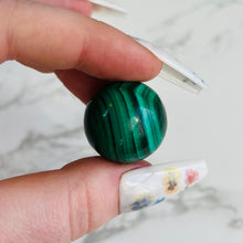 Load image into Gallery viewer, Top Quality Malachite Sphere 11
