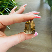 Load image into Gallery viewer, Natural High Clarity Honey Citrine Tower with Lodolite
