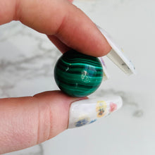 Load image into Gallery viewer, Top Quality Malachite Sphere 6
